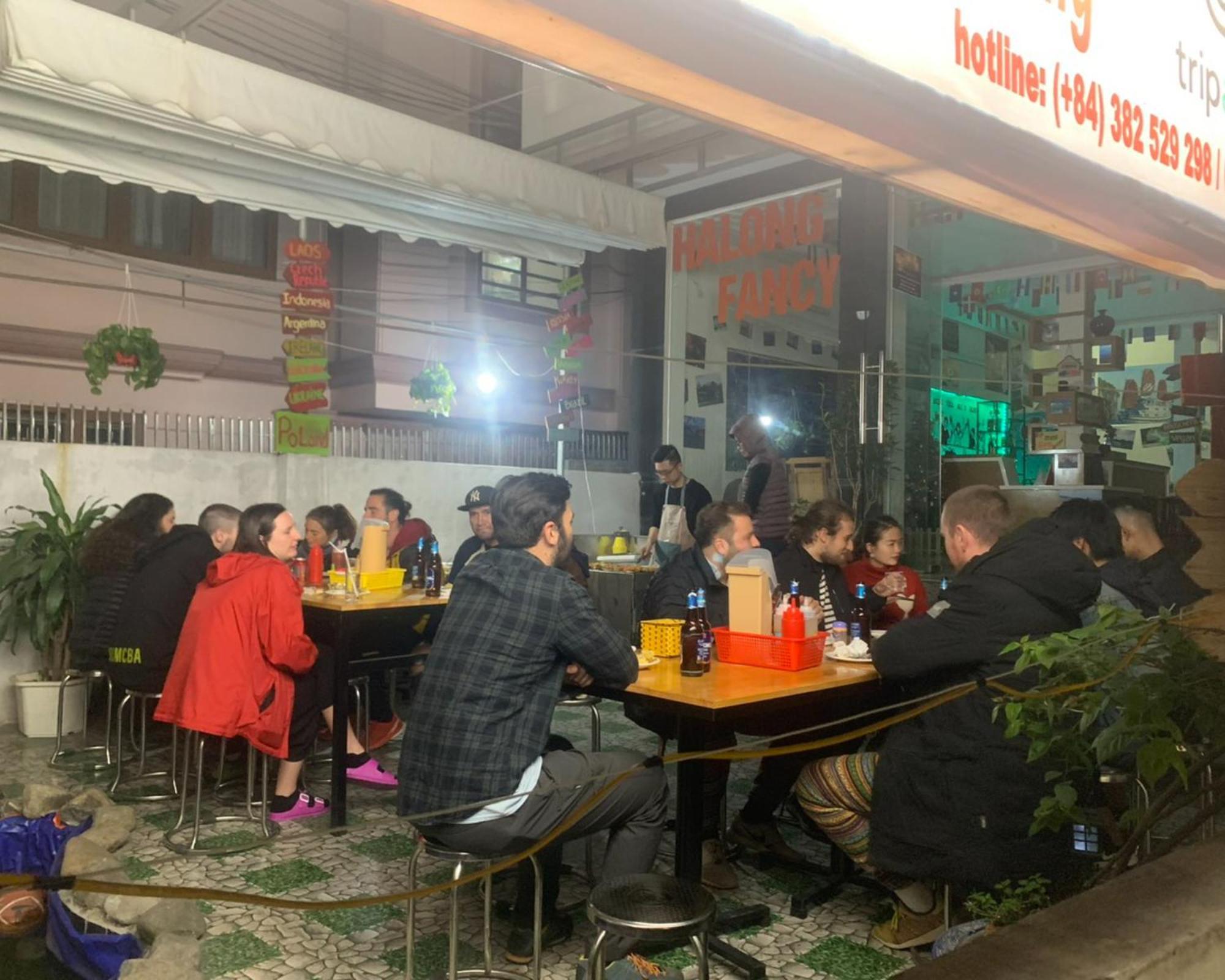 Ha Long Fancy Hostel With Vegetarian And Vegan Restaurant Екстериор снимка